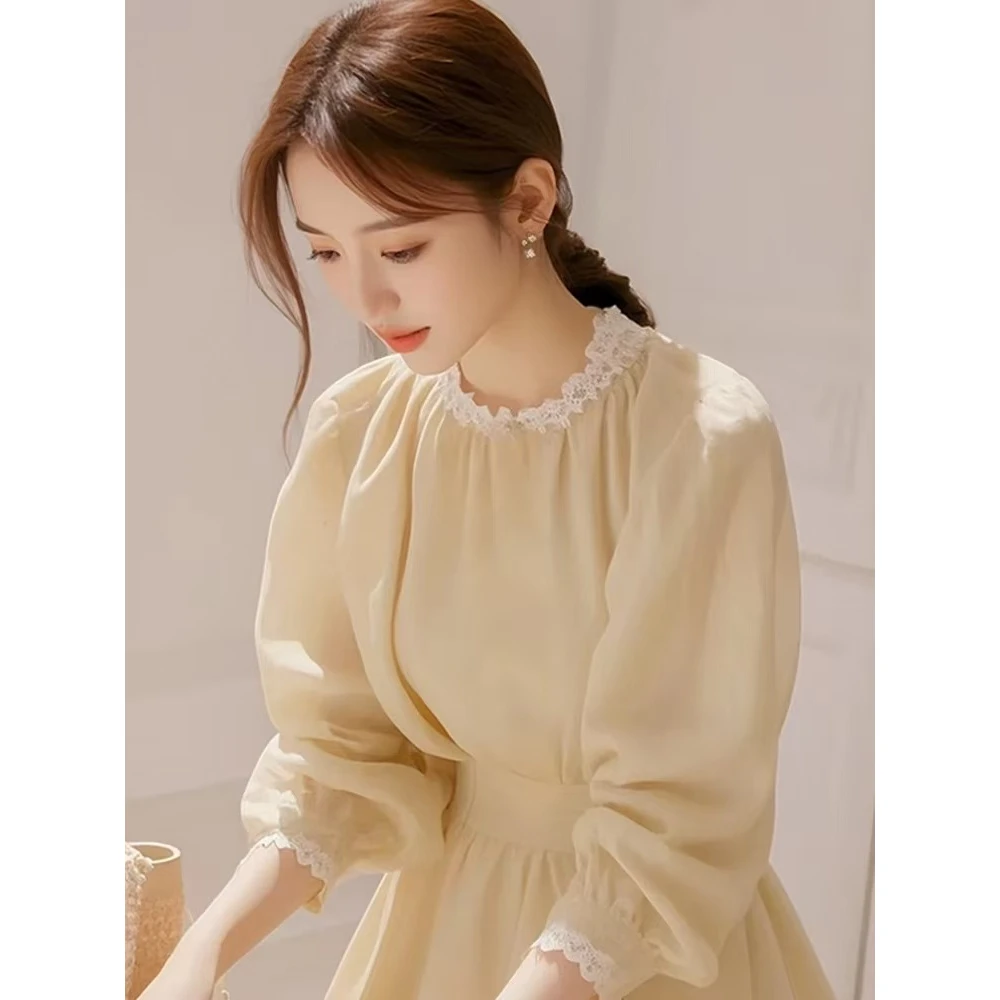 黄色法式雪纺衬衫2025春季新款女今年流行的漂亮小衫蕾丝花边上衣