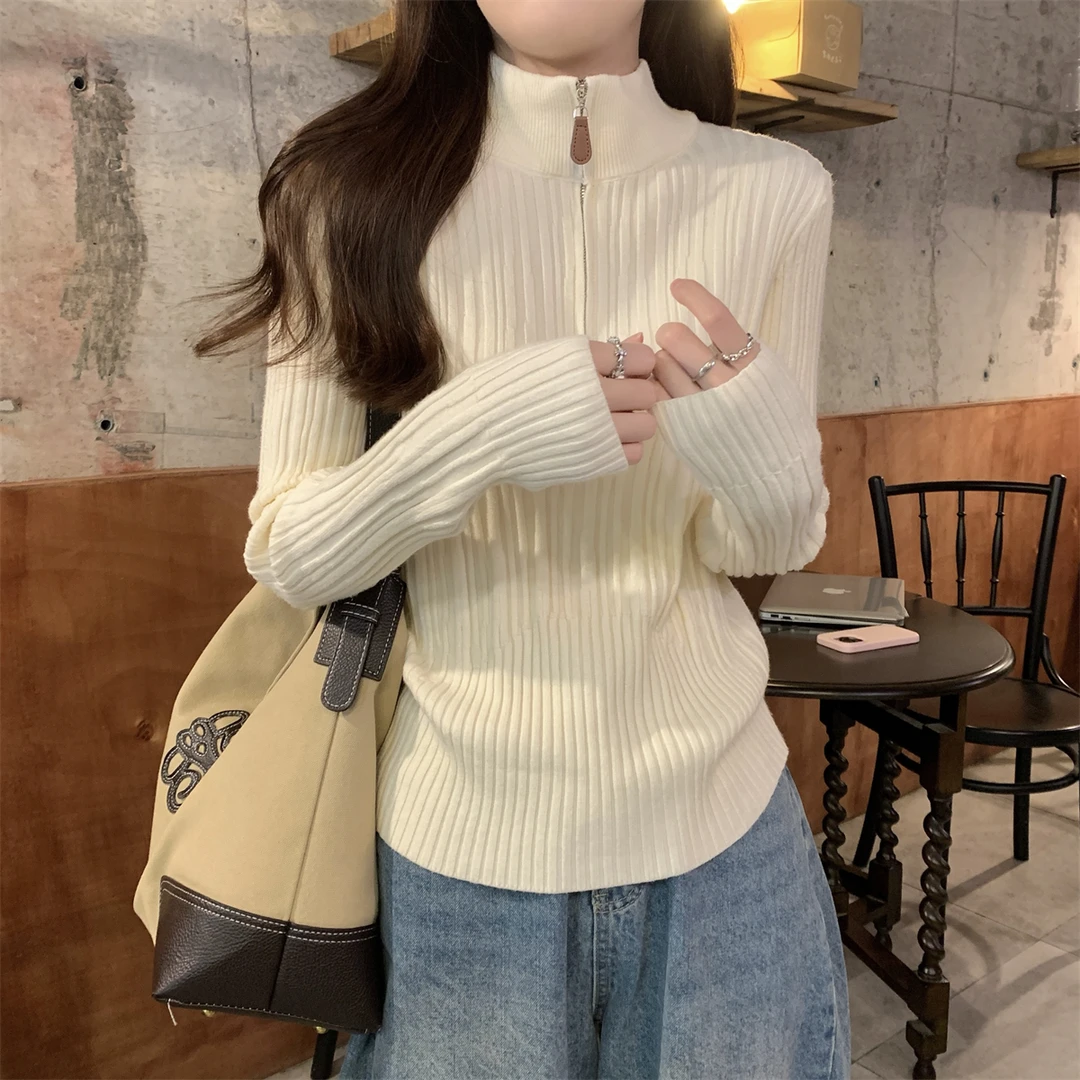 秋冬韩版气质拉链领坑条显瘦时尚百搭针织搭长袖毛衣上衣