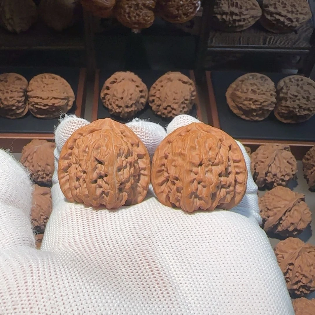 文玩核桃把件38尺全品三角白