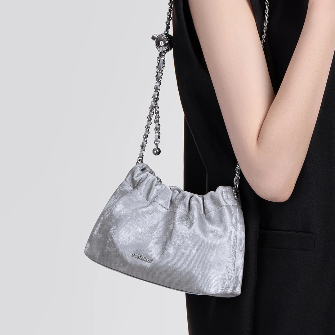 2025新款通勤轻奢新中式水桶包精致高级感小众单肩斜挎女包