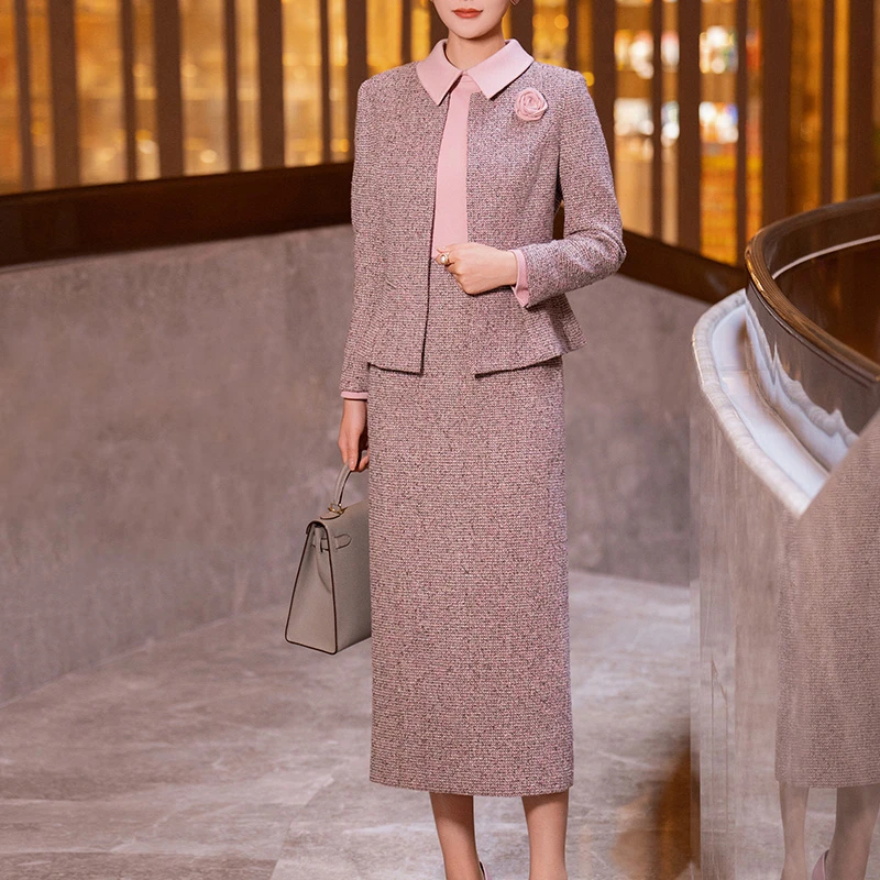 粉黛轻语--首尚格释2025秋冬新款小香风连衣裙女通勤气质显瘦外套