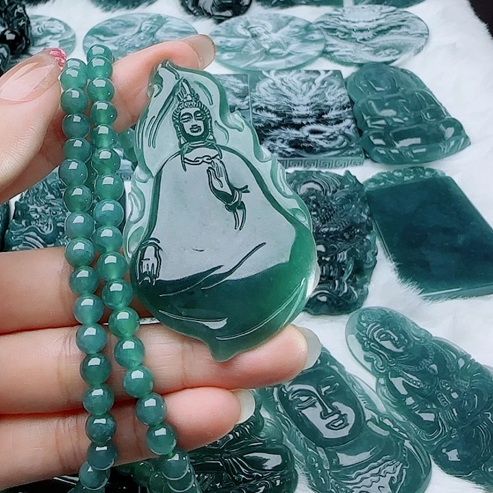 翡翠未镶嵌颈饰多样性发货天然的A货翡翠