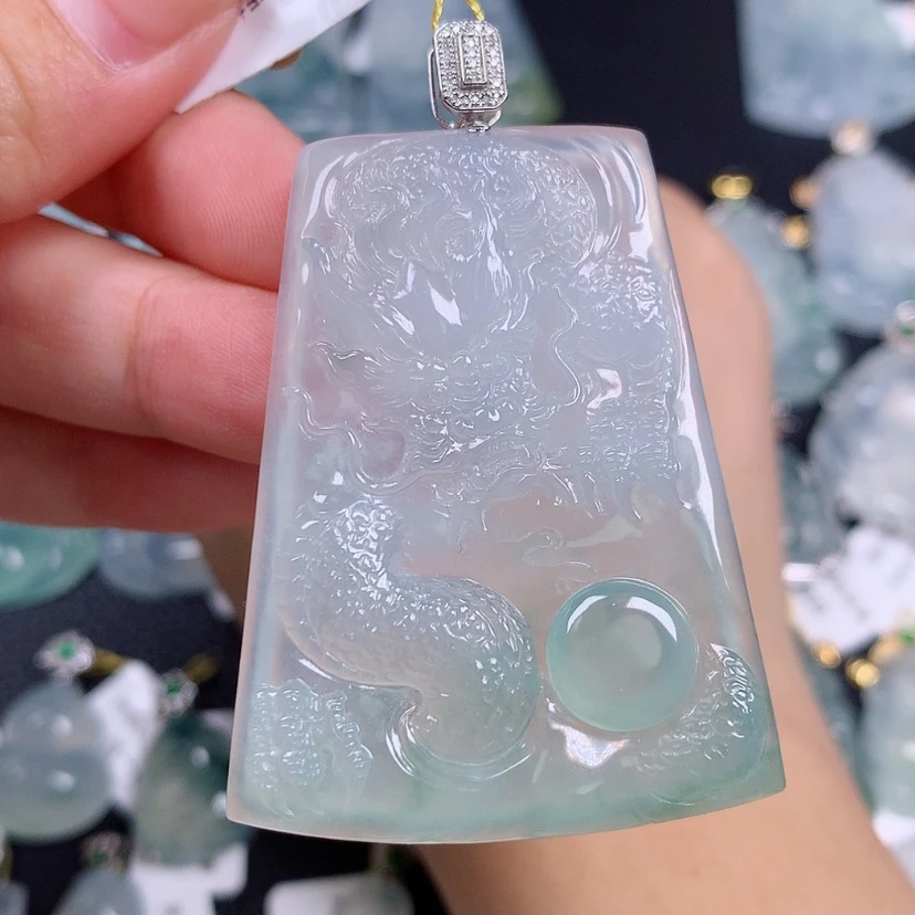 【闪购商品】翡翠18K金镶嵌颈饰龙牌