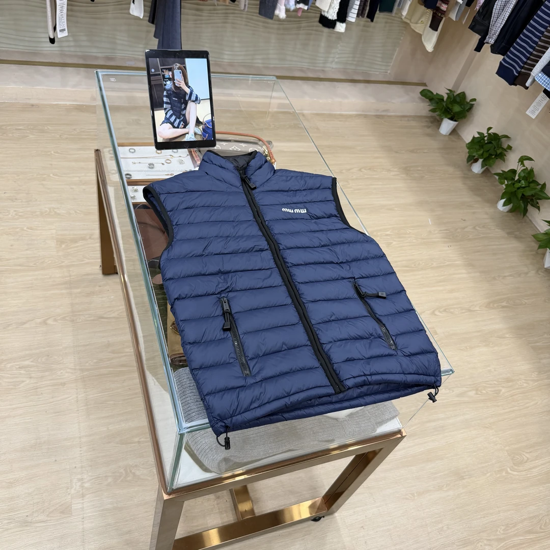 A542【M家】高版本25n早秋新款羽绒服无袖半高领拉链款鹅绒服双口袋