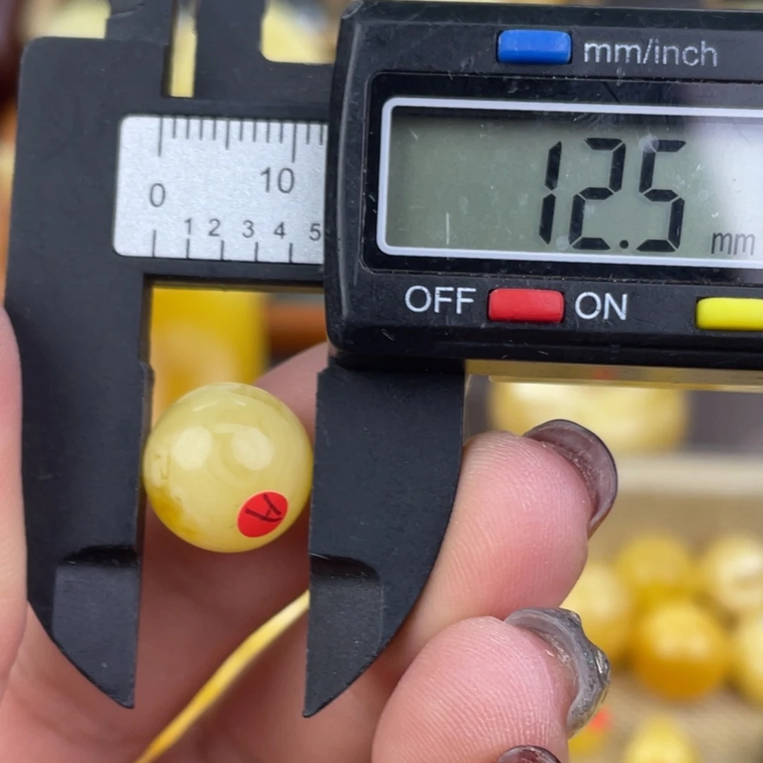 裸石琥珀未镶嵌微瑕65