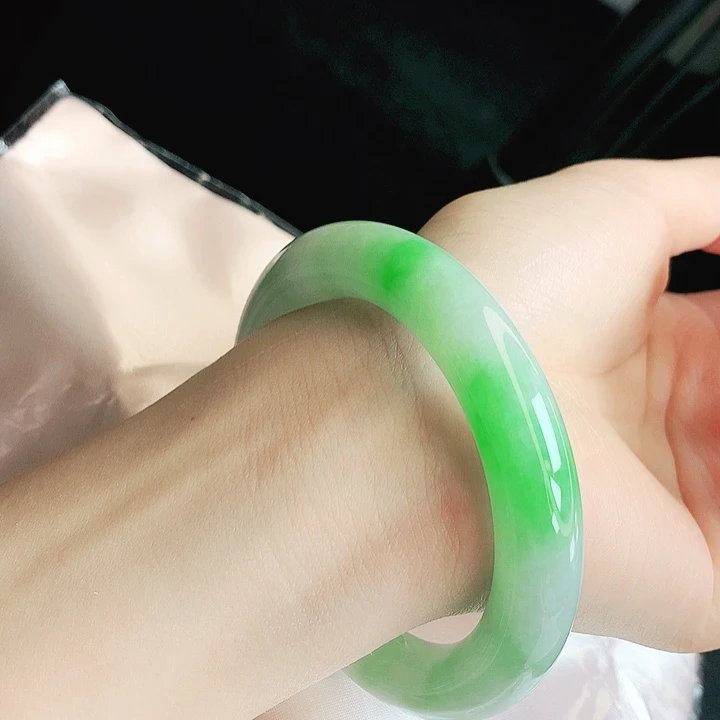 翡翠未镶嵌手镯缅甸天然a货翡翠手镯