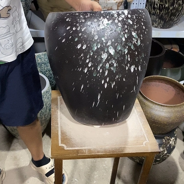 花盆紫砂口25高度31黑烟花888