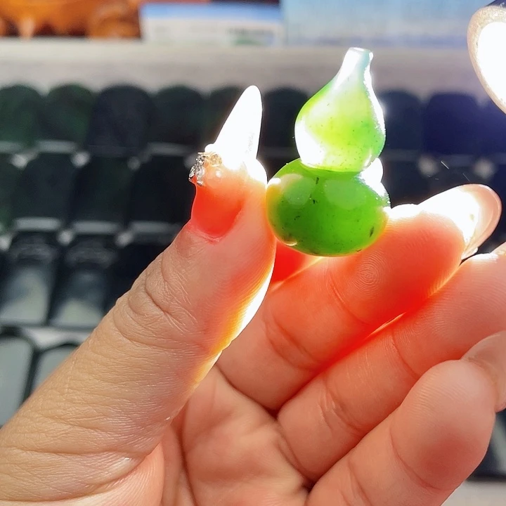 蛇纹石玉未镶嵌挂件泰山玉福禄