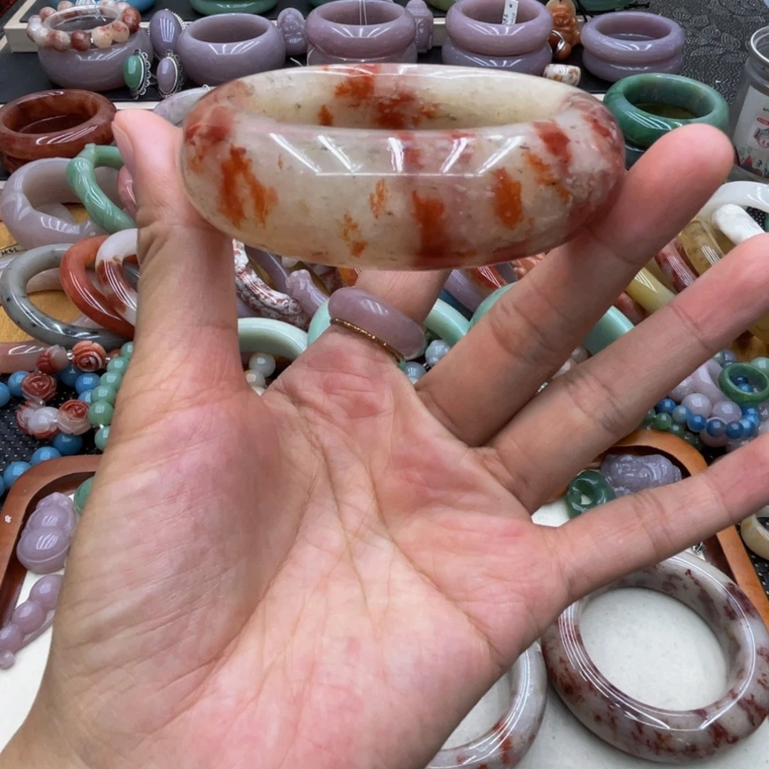 小***曾未镶嵌圈口60石英质玉