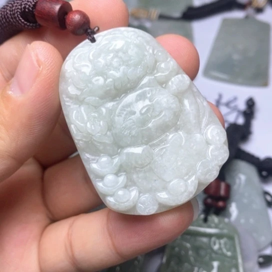 翡翠未镶嵌颈饰翡翠