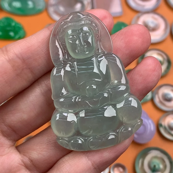翡翠挂件未镶嵌….
