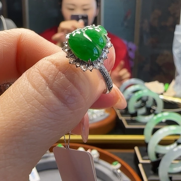 翡翠戒指未镶嵌葫芦戒指