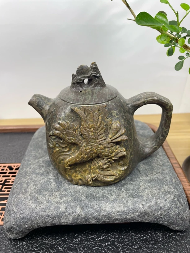 《鹰》230cc冰碛岩手工雕刻茶壶 孤品一物一拍雄鹰展翅飞腾高端茶器