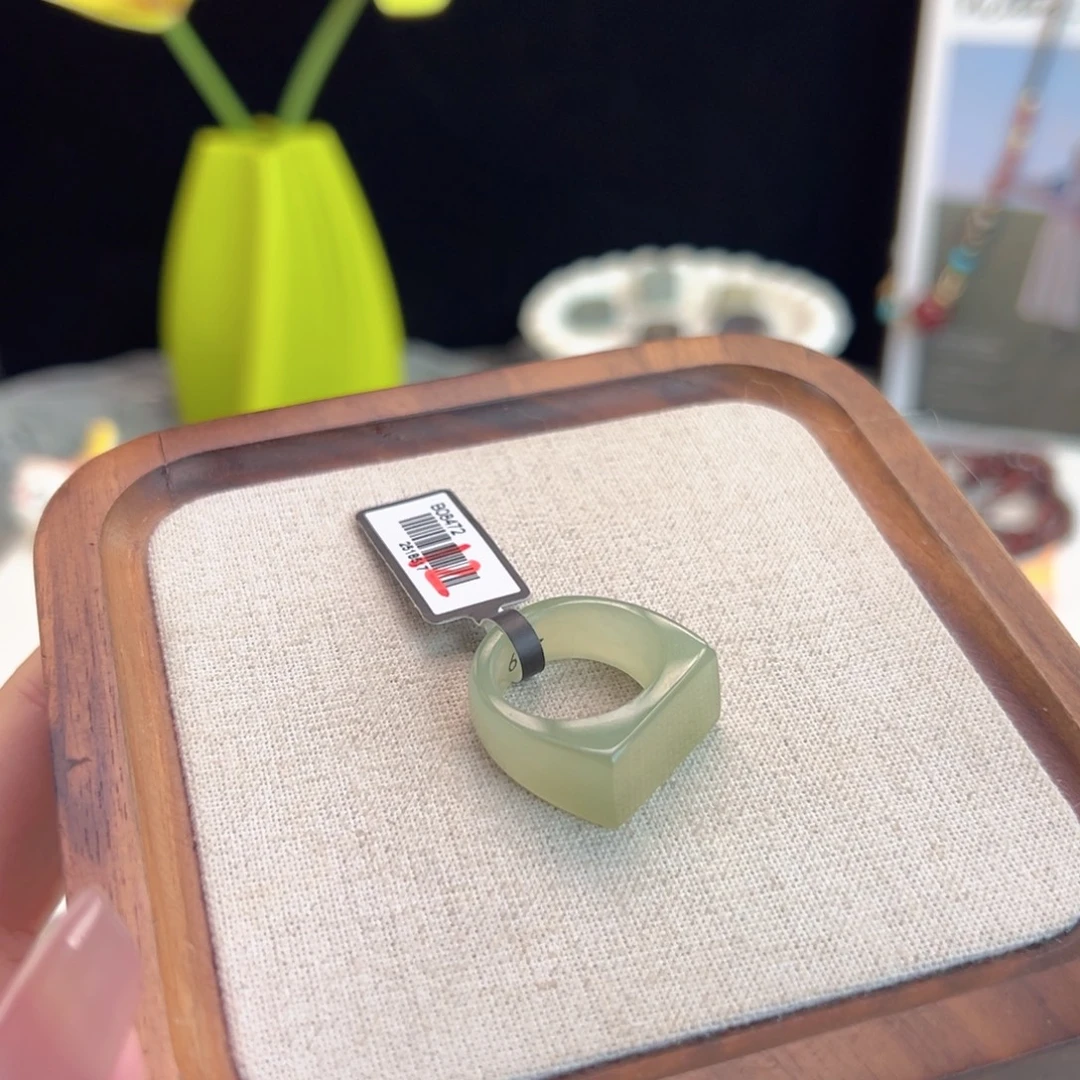 和田玉（糖玉）未镶嵌戒指N57翠青马鞍直径16.8不退换