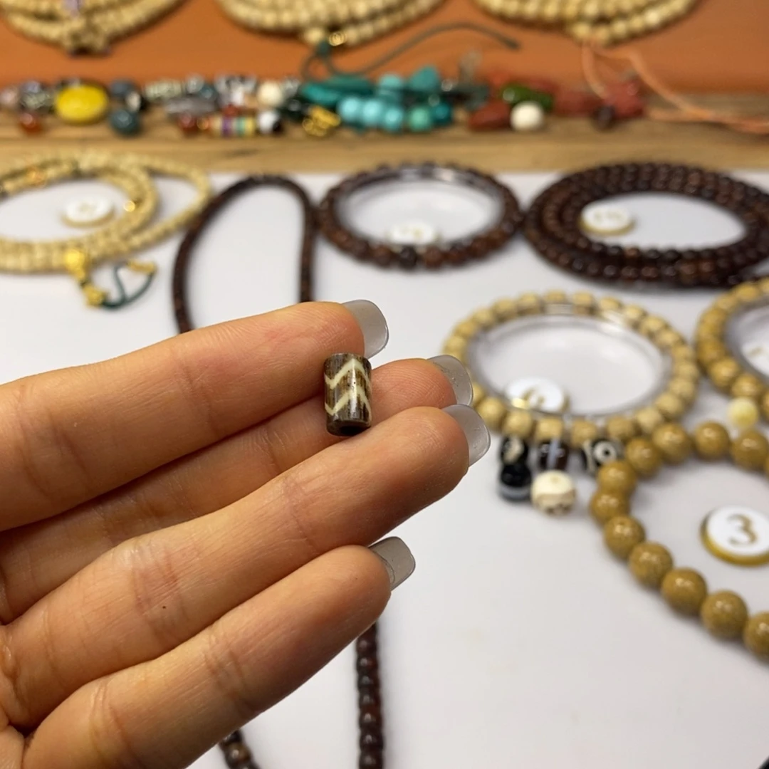 星月菩提吊坠侧配饰黑白珠子