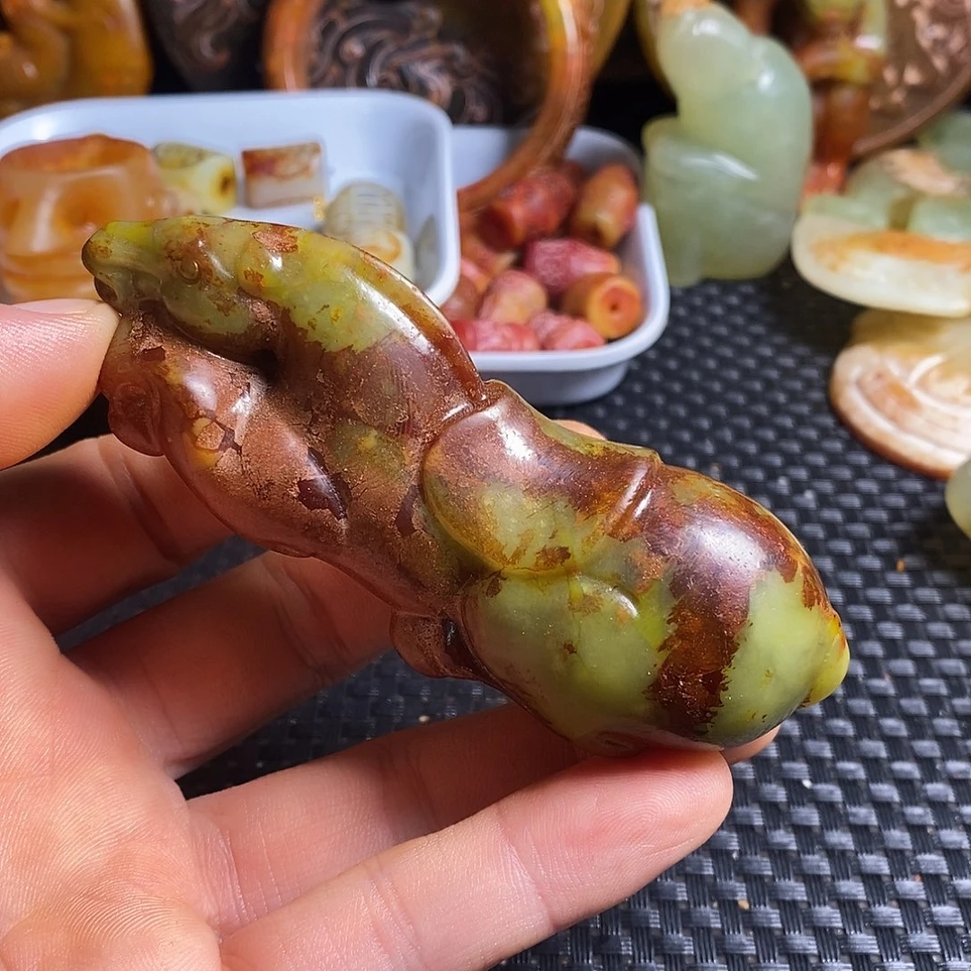 岫岩老玉（透闪石质玉）未镶嵌珠宝奇石