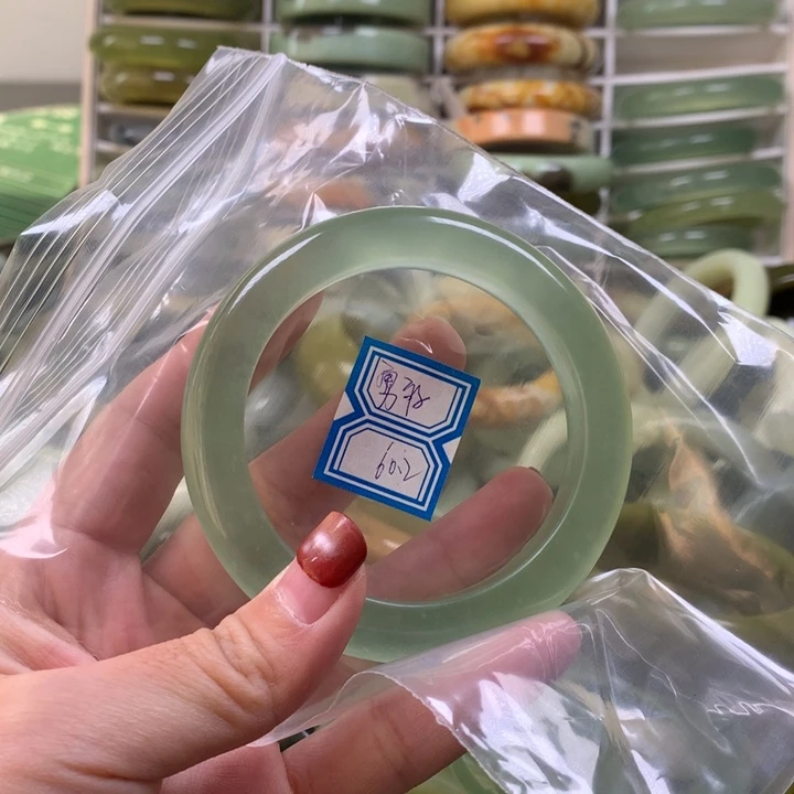 蛇纹石玉手镯未镶嵌勇****梁