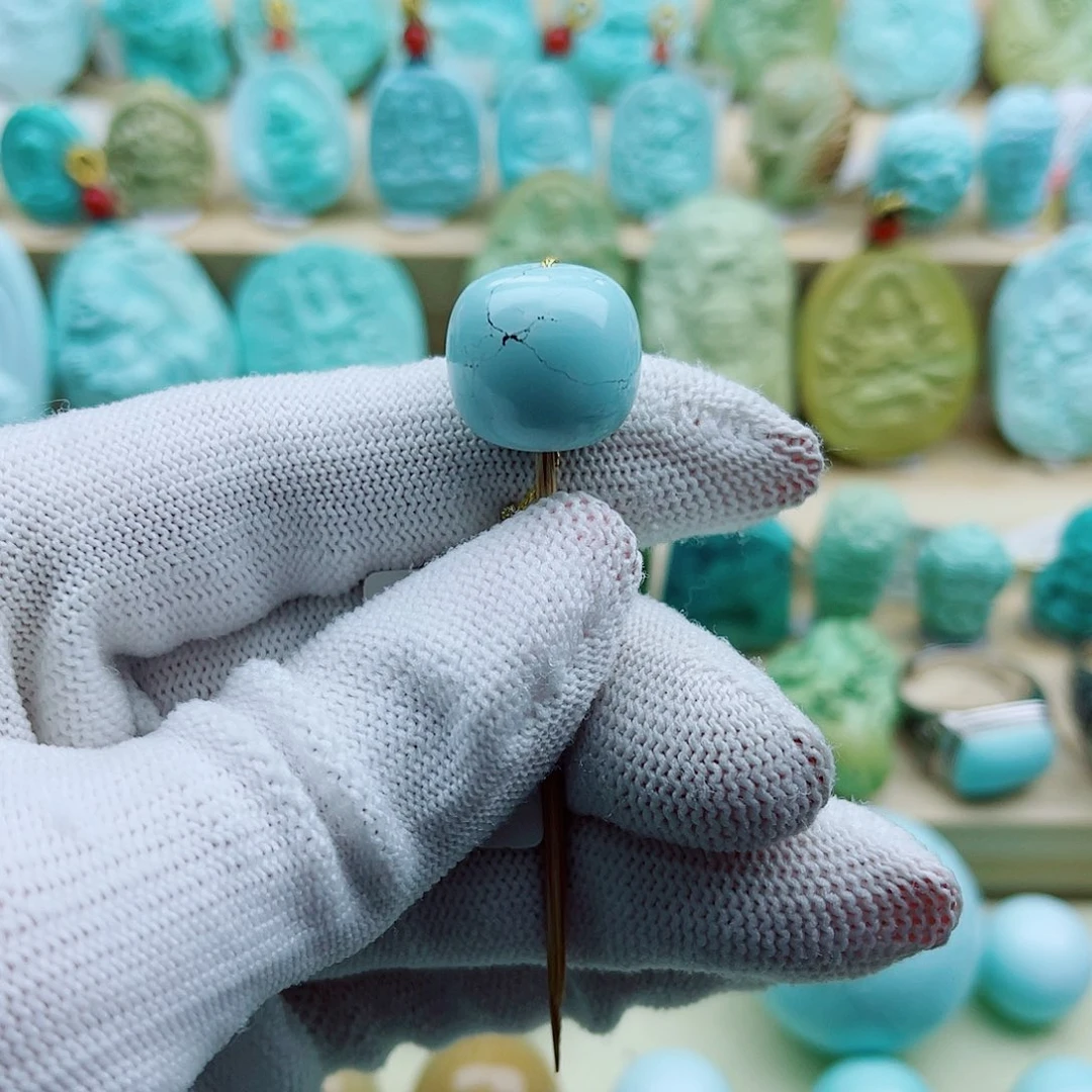 绿松石未镶嵌珠宝奇石