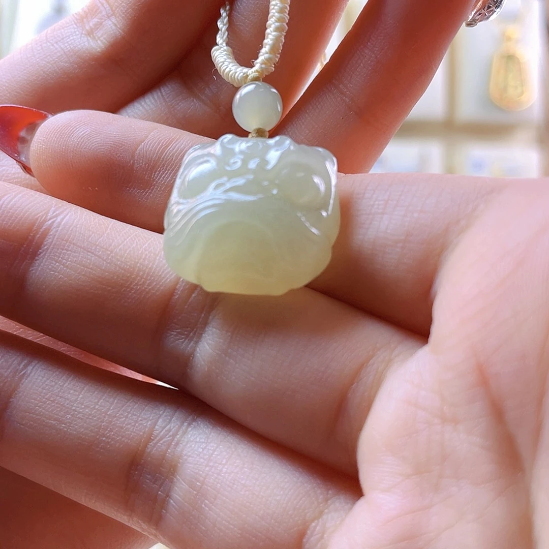 和田玉吊坠(赠链)未镶嵌森****妈