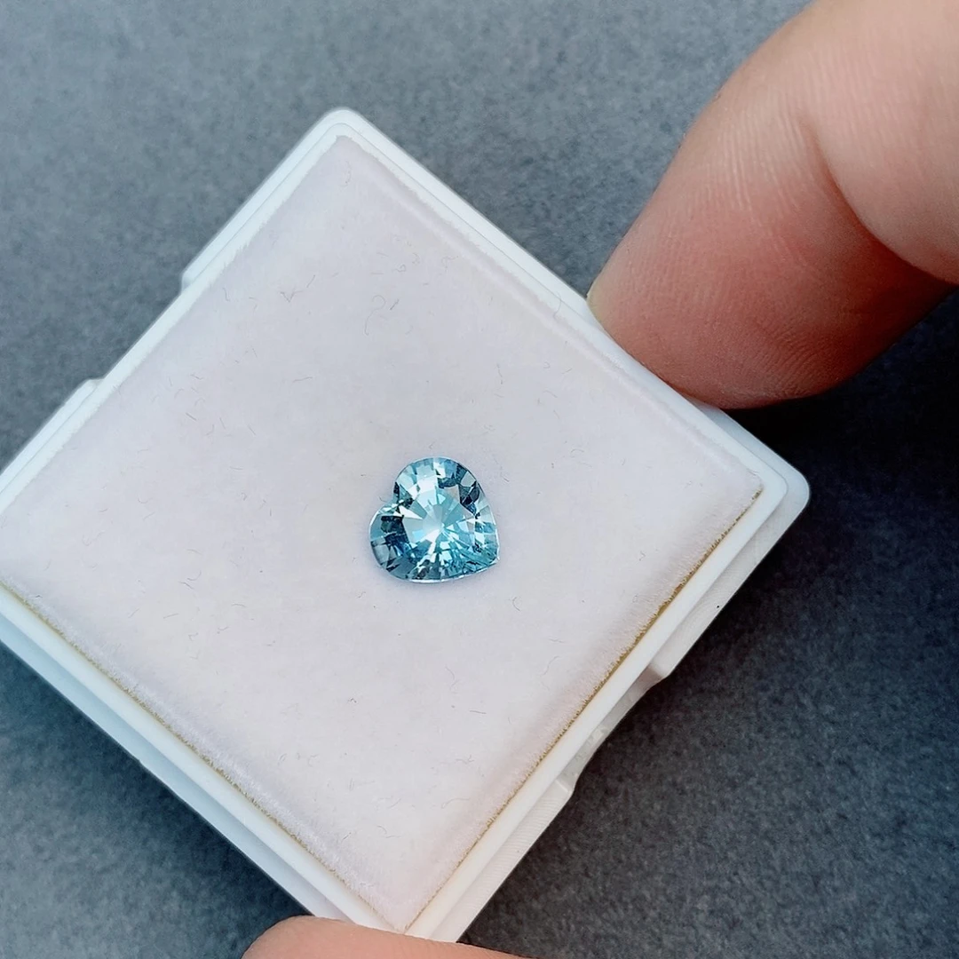 笔搁未镶嵌海蓝宝石1.54ct 圣玛利亚