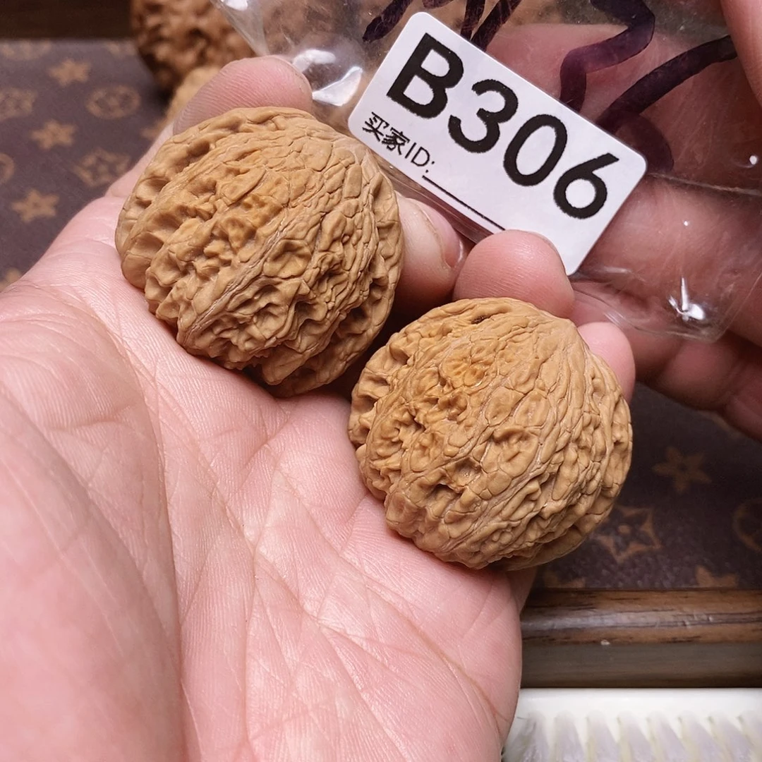 文玩核桃把件风铃37尺。