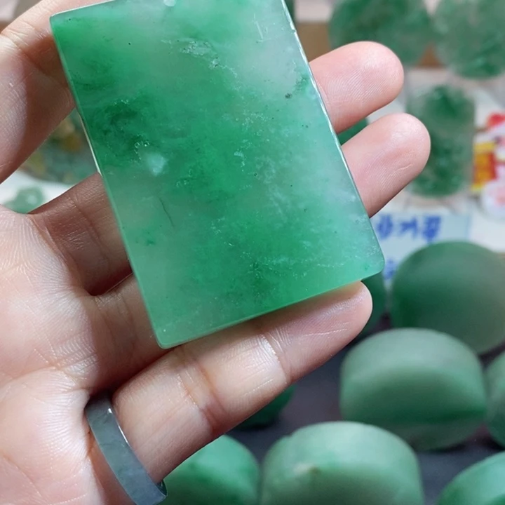 颈饰未镶嵌石英质玉非洲翠