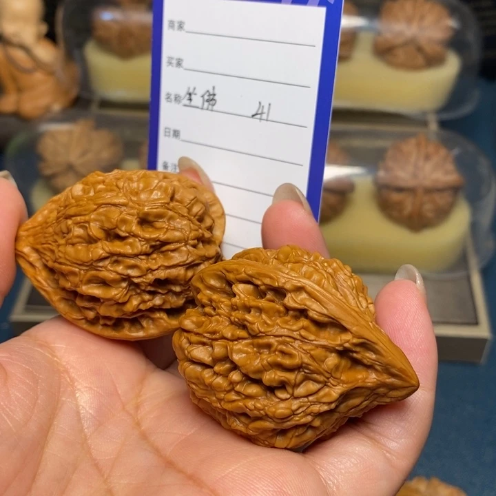 【闪购商品】文玩核桃把件余*坐佛