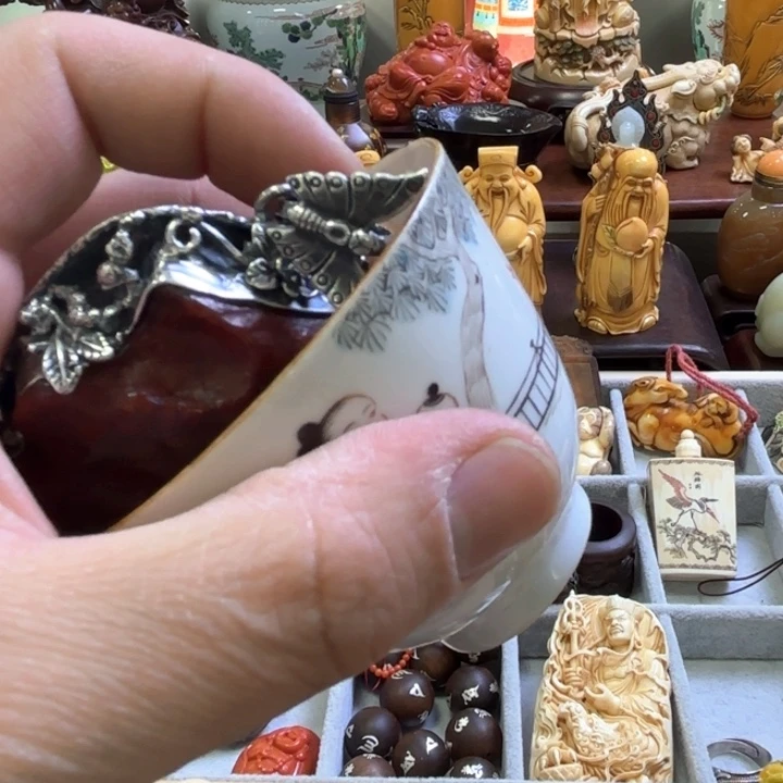 瓷片逍****子精致雕刻工艺精湛