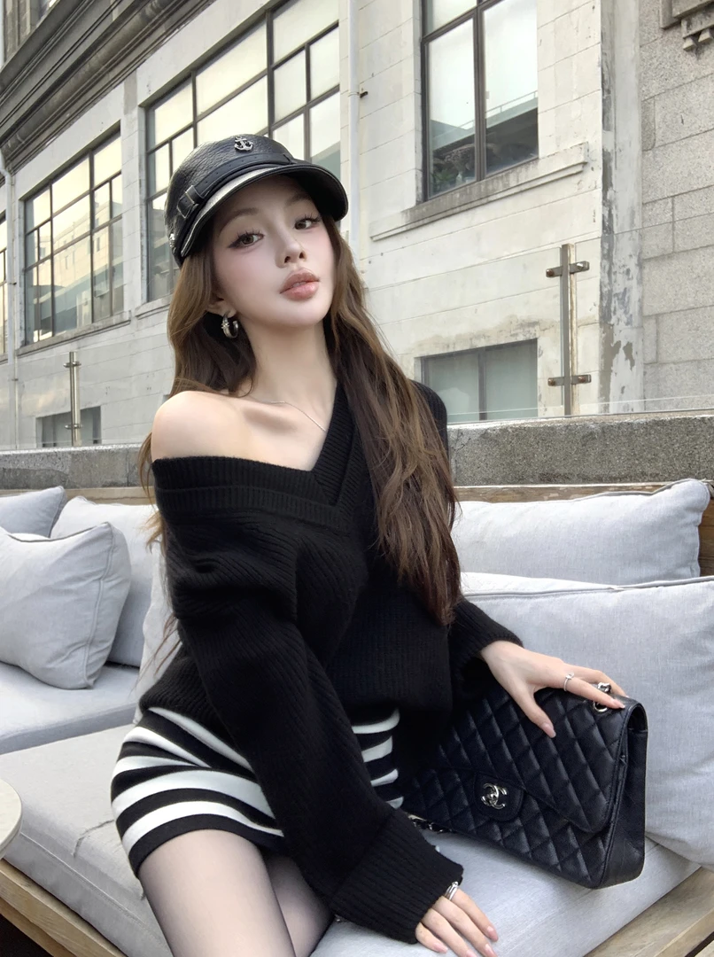 奢雅美学 慵懒风气质V领毛衣针织上衣纯欲风辣妹性感条纹包臀短裙