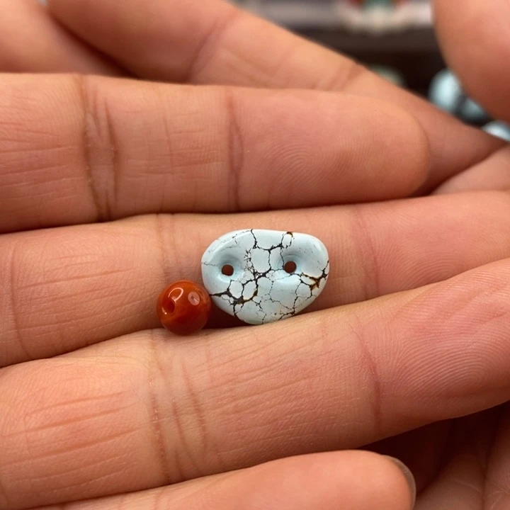 南红玛瑙未镶嵌珠宝奇石