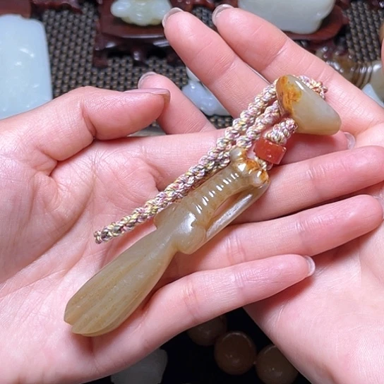 【闪购商品】和田玉未镶嵌挂件王*胜