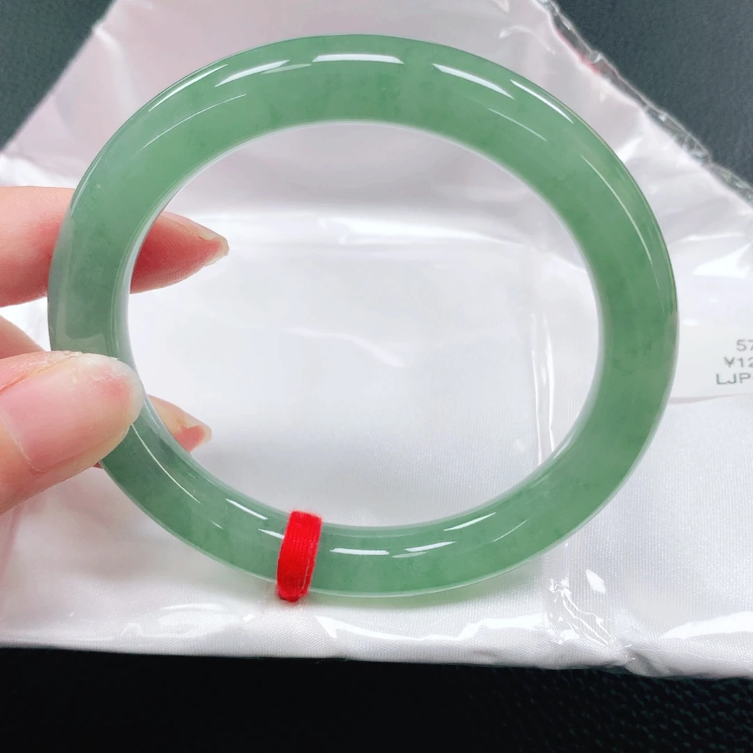 翡翠手镯未镶嵌57圈