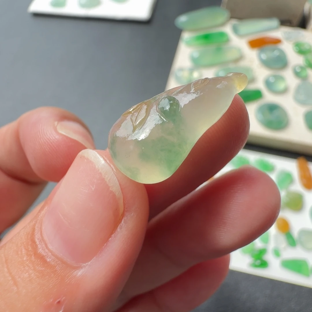 定制翡翠未镶嵌冰种三彩福瓜