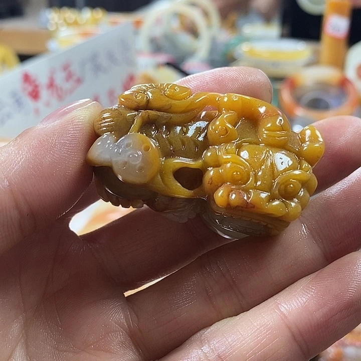 石英质玉（黄龙玉）合金手链