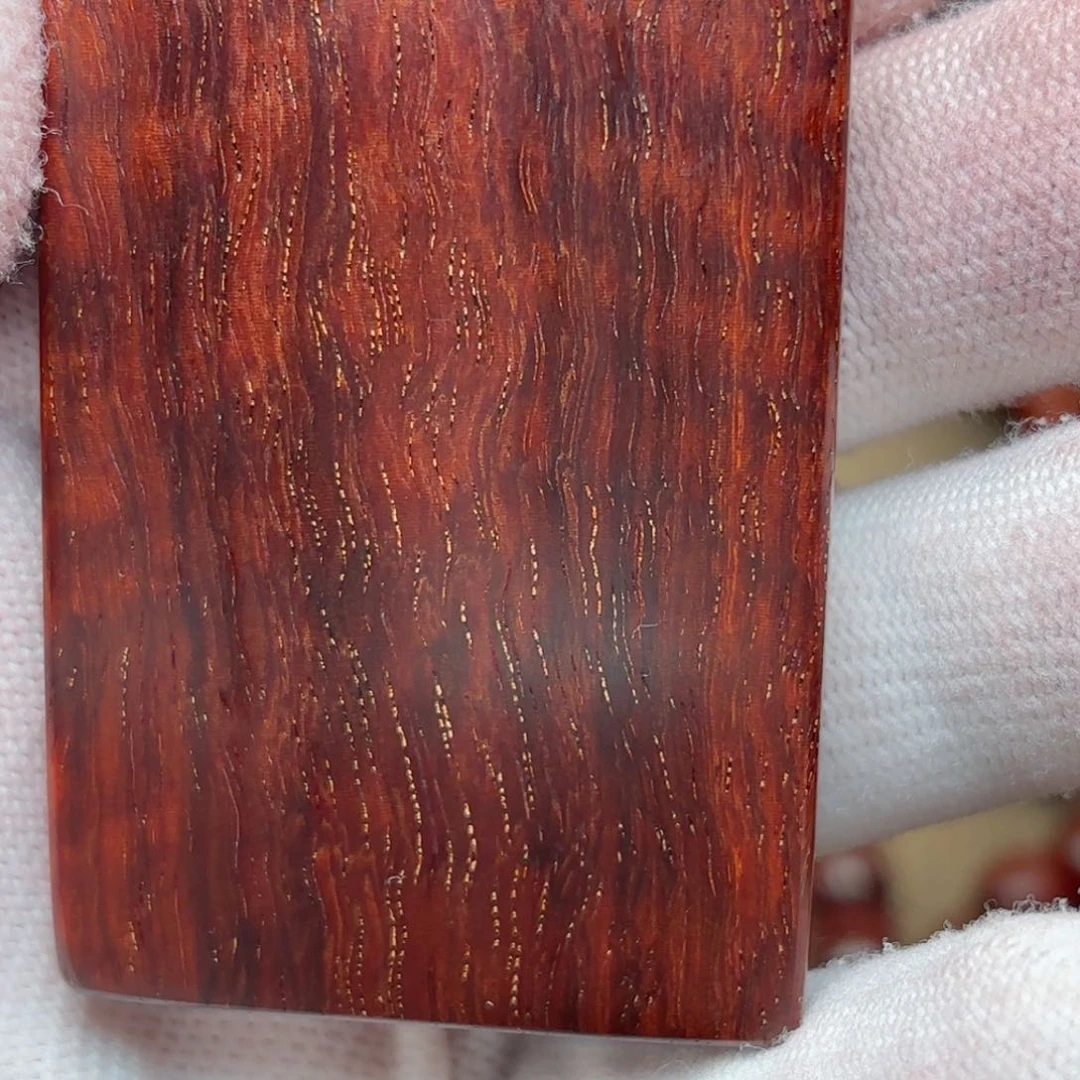 小叶紫檀把件杨*娃牌子