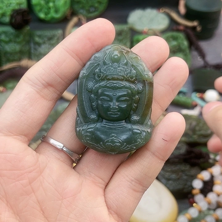 和田玉未镶嵌颈饰