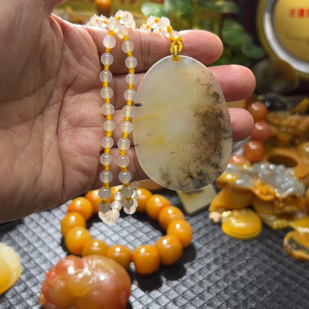 石英质玉未镶嵌颈饰