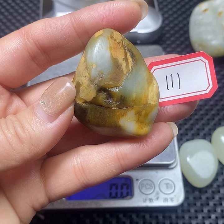 和田玉未镶嵌珠宝奇石111