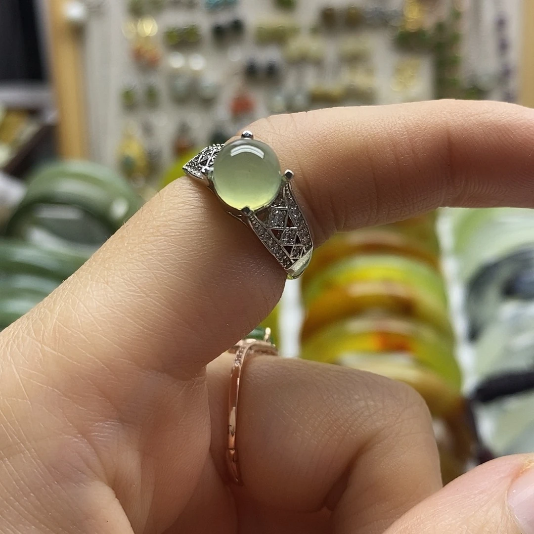 蛇纹石玉未镶嵌戒指