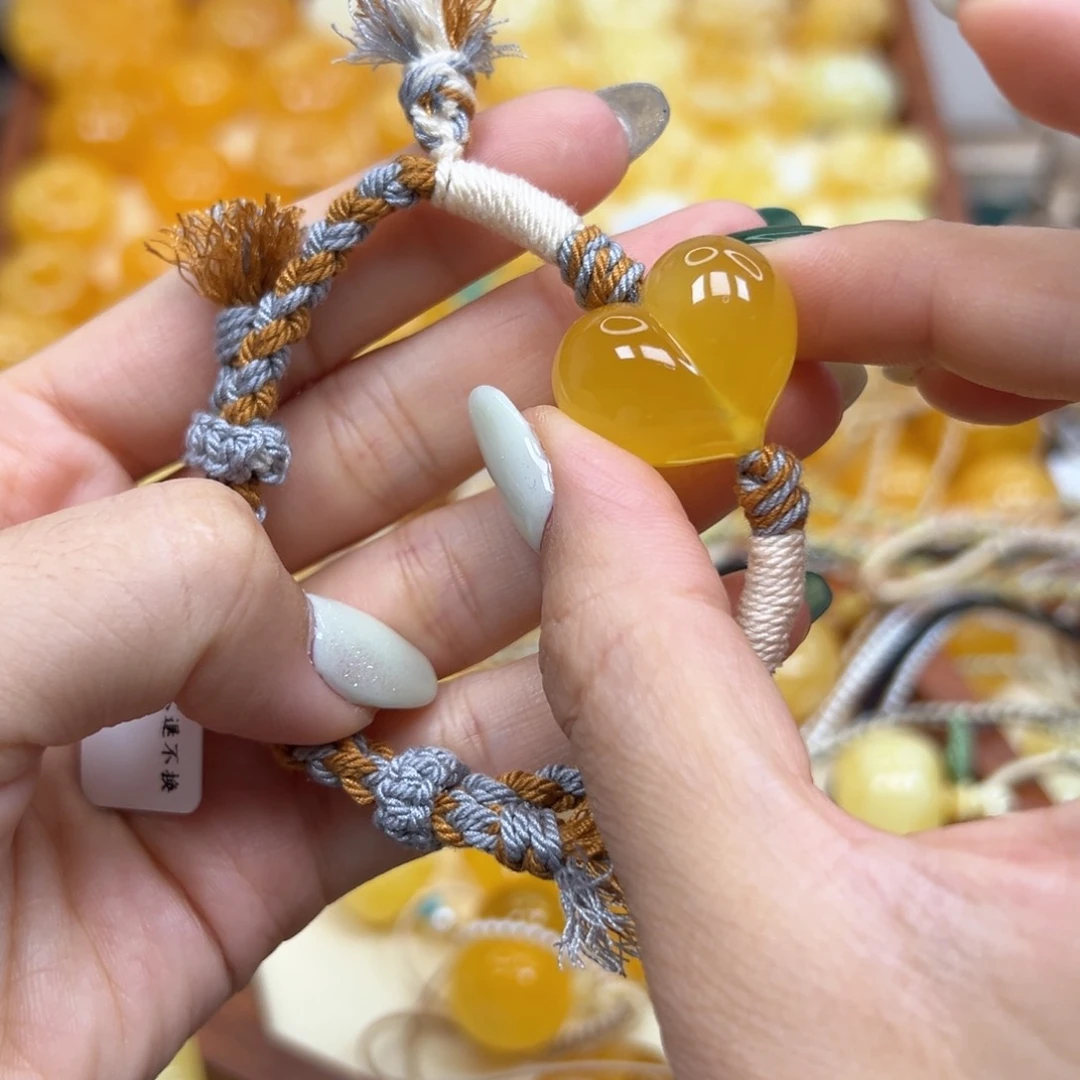 未镶嵌颈饰琥珀蜜蜡