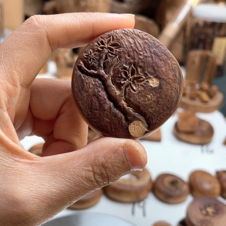 自***界檀香木原汁原味老山檀香