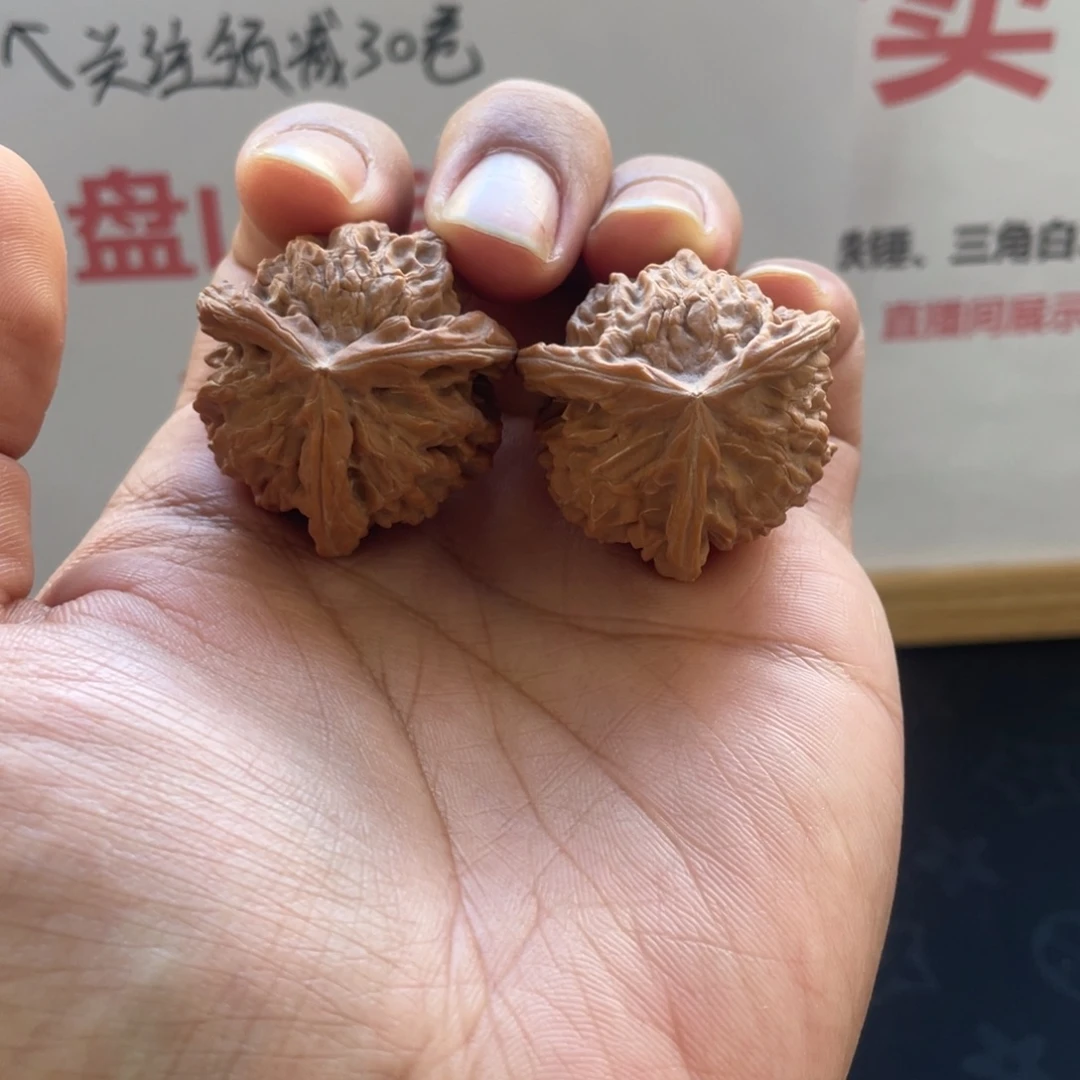 把件文玩核桃A190盘山三棱人丁3.5尺寸3.3高全品白茬