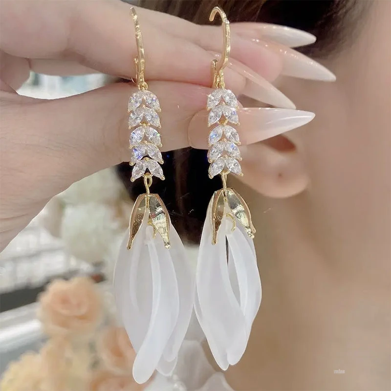 铜合金亚克力耳饰 玉兰花耳环小众仙气质长款花瓣流苏仙女耳坠