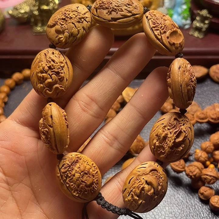 武***大桃核雕刻瑕疵龙生九子