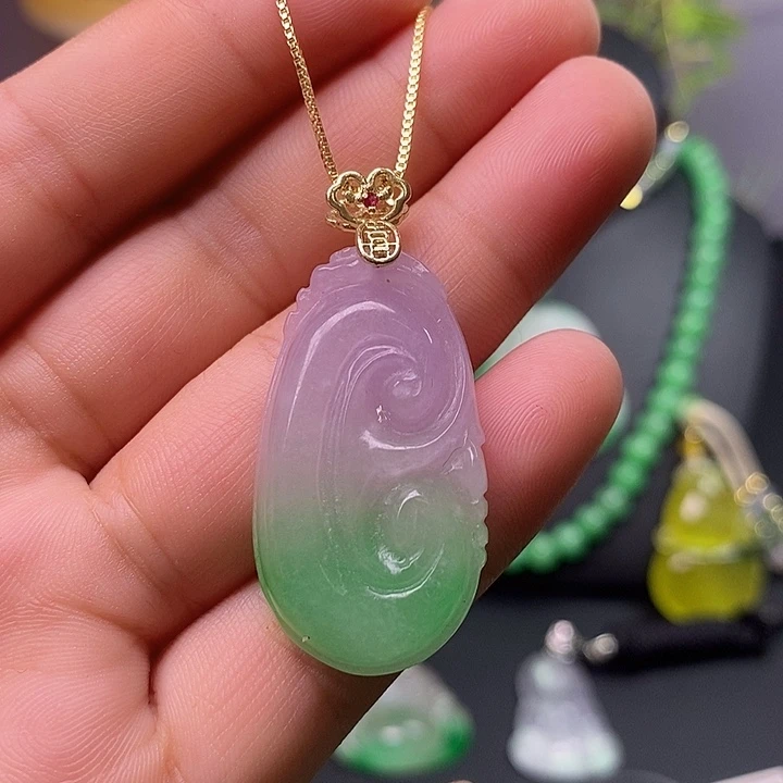 翡翠未镶嵌吊坠(赠链)