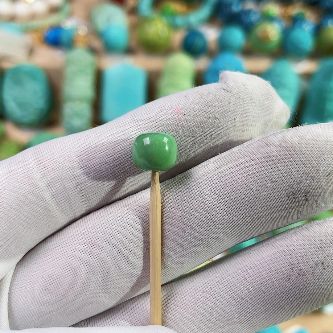 小***姐绿松石未镶嵌珠宝奇石