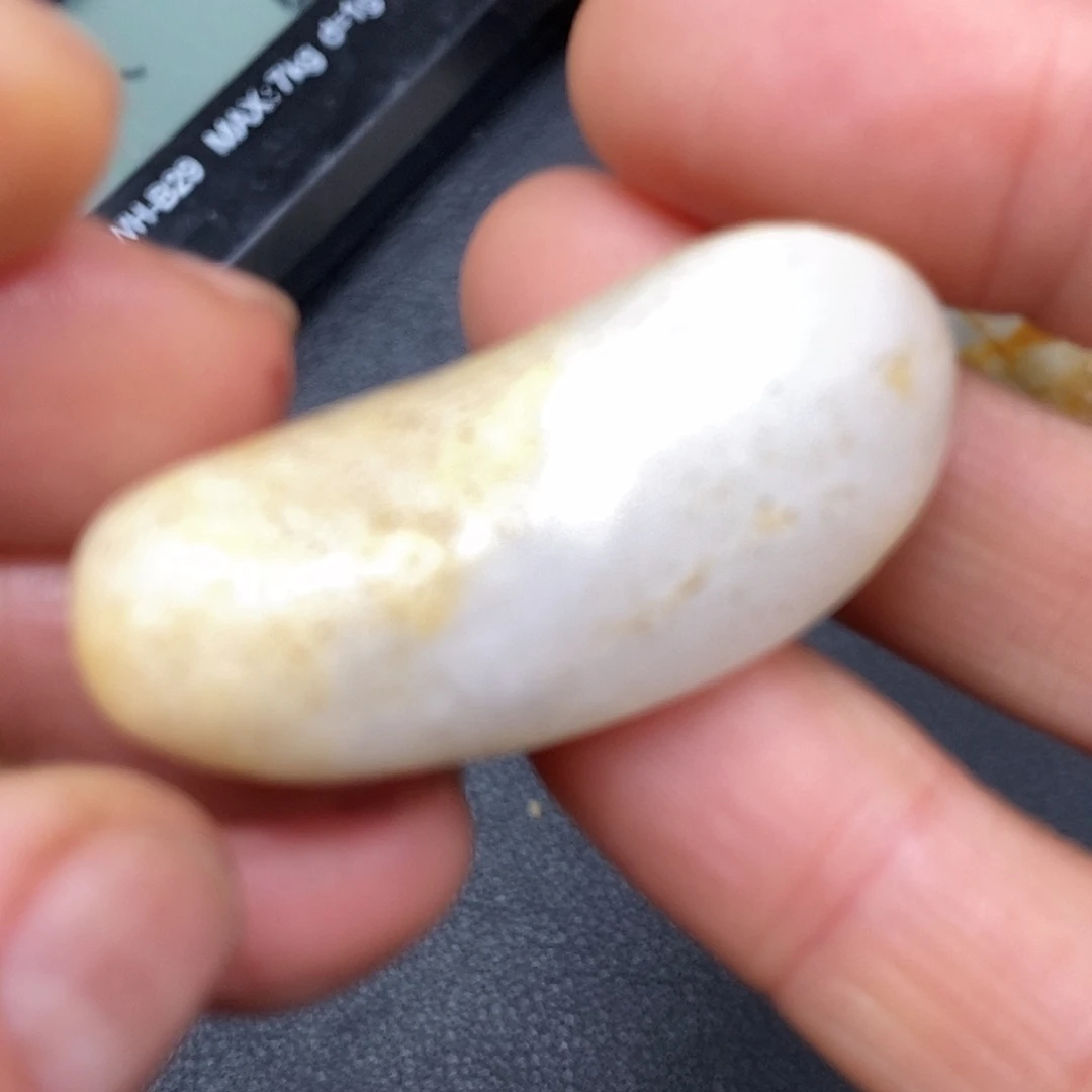 和田玉未镶嵌珠宝奇石