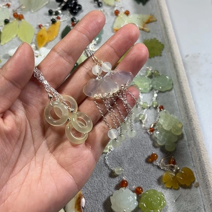 蛇纹石玉耳饰未镶嵌