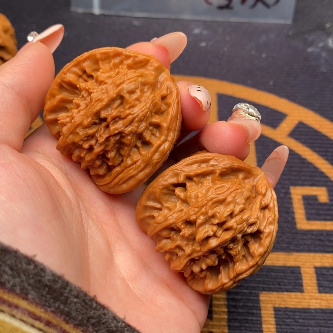 你***号文玩核桃吊坠白狮子