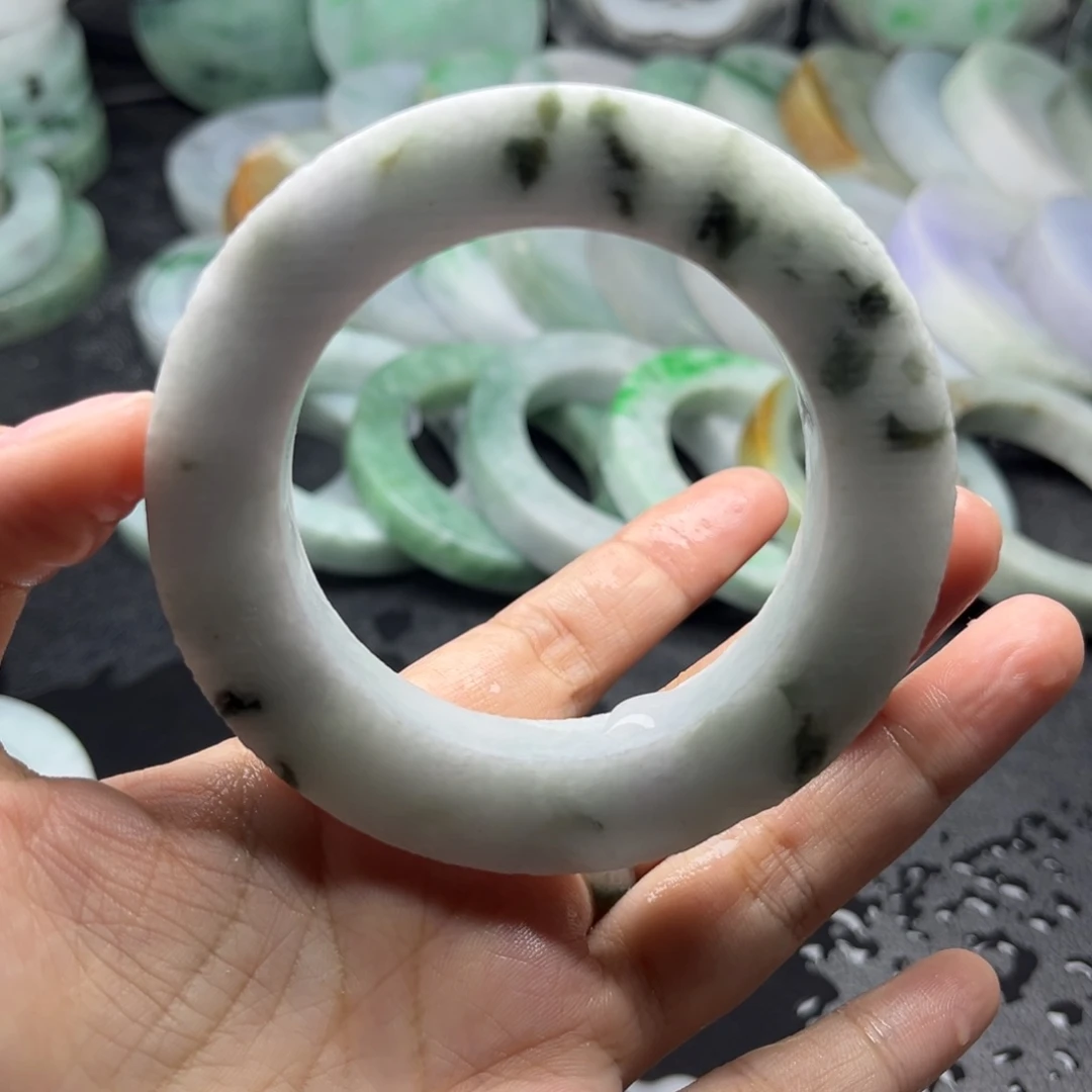未镶嵌翡翠手镯定制翡翠